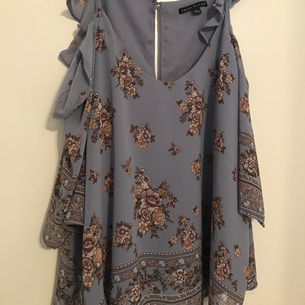 Cold shoulder, Ruffle Top